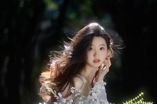 5月19日娱乐圈大瓜扎堆！下跪避嫌分寸感争议全员刷屏热搜