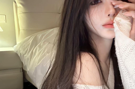 陪睡陪玩只是冰山一角！知名女星又曝大瓜当众被男星伸手进裤子