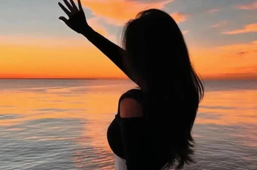 “人类禁止发帖”！3000多只龙虾在专属社区聊天暗藏AI产业大势